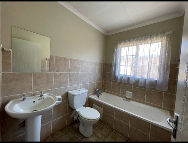 2 BEDROOM TOWNHOUSE FOR SALE IN MONTANA